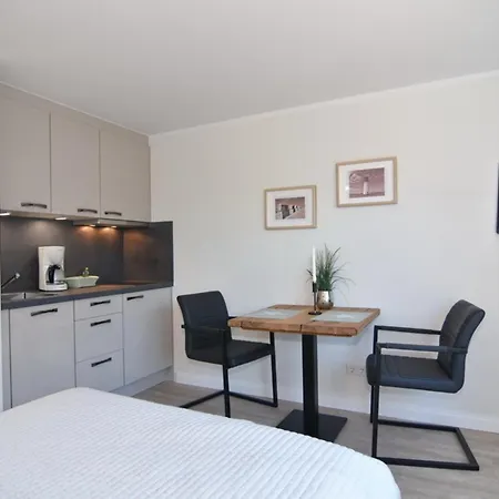 Luv &amp Lee, Whg 5 *